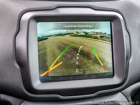 Used 2023 Jeep Renegade Latitude w/ Sun/Sound Group AWD/4WD image 18