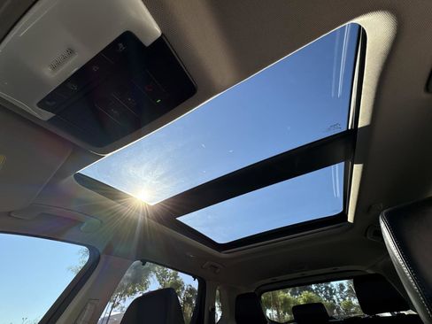 Used 2021 Nissan Rogue Platinum image 27