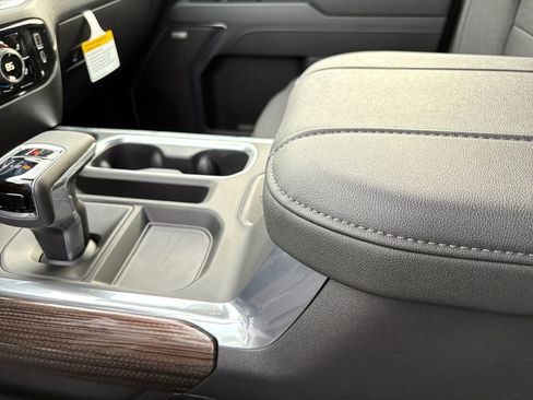 New 2026 Chevrolet Silverado 1500 LT Trail Boss w/ Convenience Package II image 2