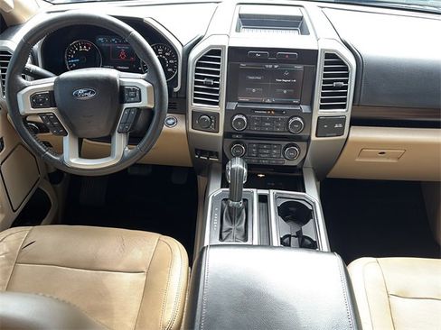 Used 2015 Ford F150 Lariat image 17