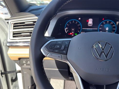 New 2026 Volkswagen Atlas Cross Sport SE image 24