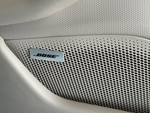 Used 2022 Porsche Taycan image 21