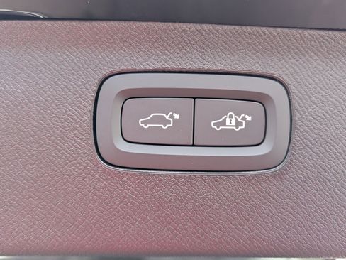 New 2026 Volvo XC90 B5 Plus w/ Protection Package Premier image 26