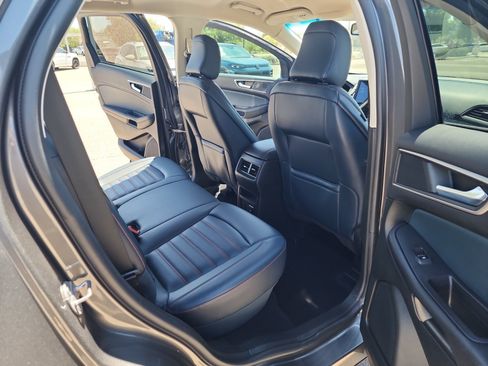 Used 2022 Ford Edge SEL w/ Sport Appearance Package AWD/4WD image 18