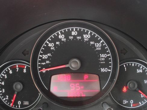 Used 2012 Volkswagen Beetle 2.5 FWD image 22
