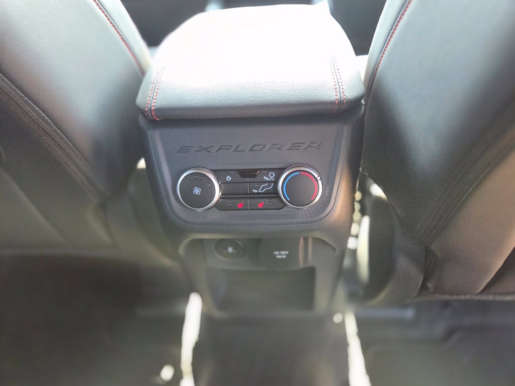 Used 2026 Ford Explorer ST-Line w/ Premium Package RWD image 12