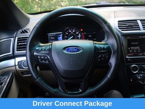Used 2016 Ford Explorer XLT w/ Equipment Group 202A AWD/4WD image 4