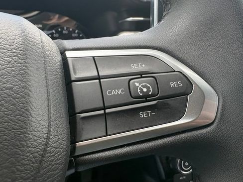 Used 2024 Jeep Compass Latitude AWD/4WD image 23