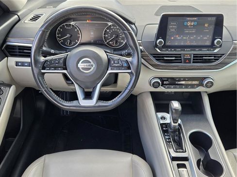 Used 2019 Nissan Altima 2.5 SL FWD image 25