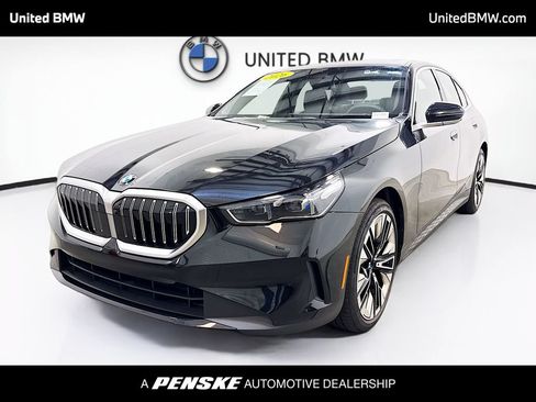 Used 2026 BMW 530i RWD image 1