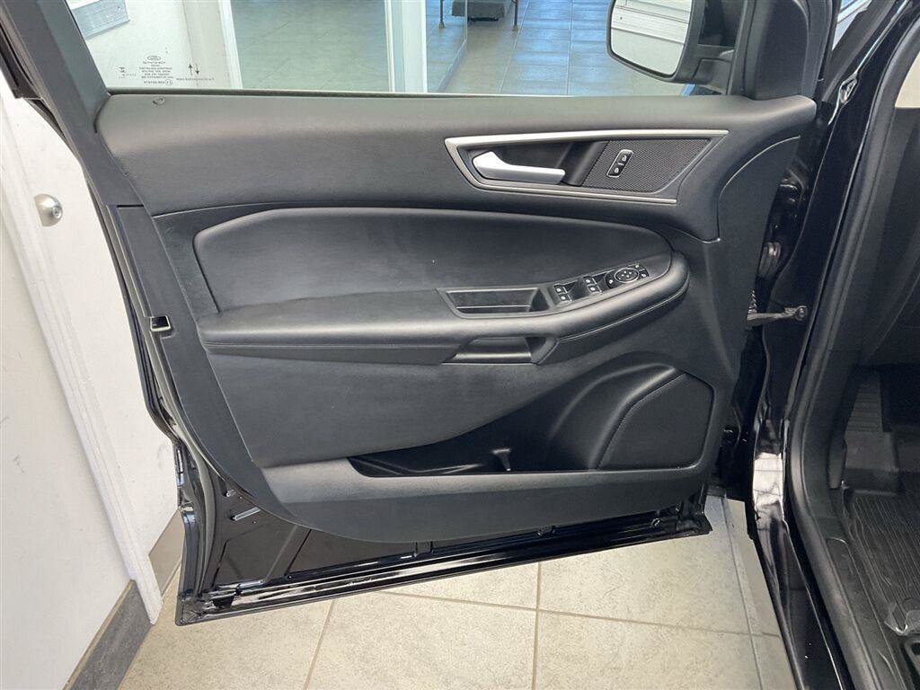 Used 2023 Ford Edge SEL w/ Convenience Package AWD/4WD image 9
