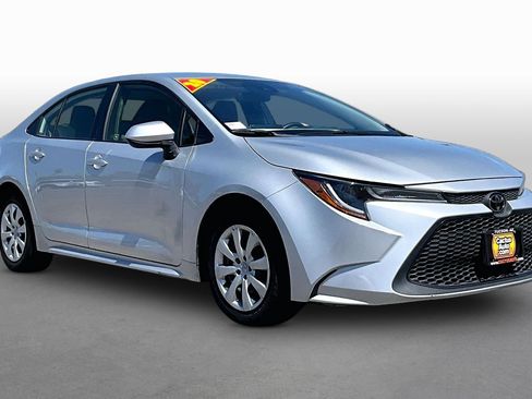 Used 2020 Toyota Corolla LE w/ Carpet Mat Package (TMS) FWD image 9