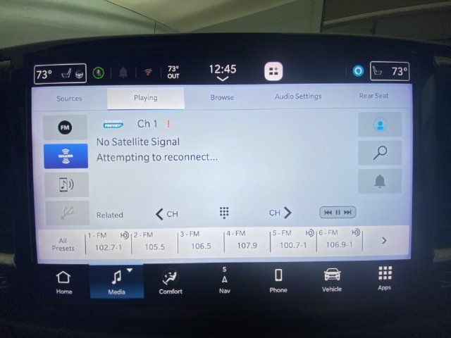 Used 2024 Chrysler Pacifica Pinnacle FWD image 16