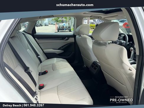 Used 2018 Honda Accord Touring image 17