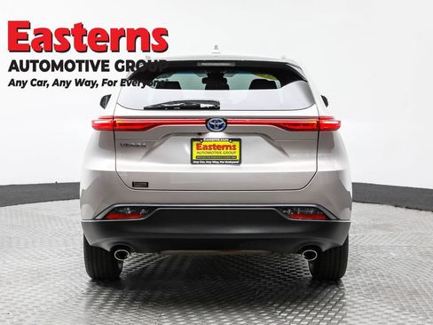 Used 2024 Toyota Venza LE image 6