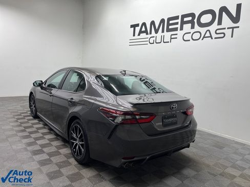 Used 2022 Toyota Camry SE image 8