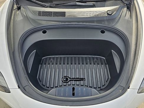Used 2023 Tesla Model 3 Standard Range image 11