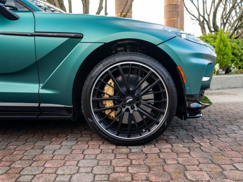 Used 2023 Aston Martin DBX 707 image 4