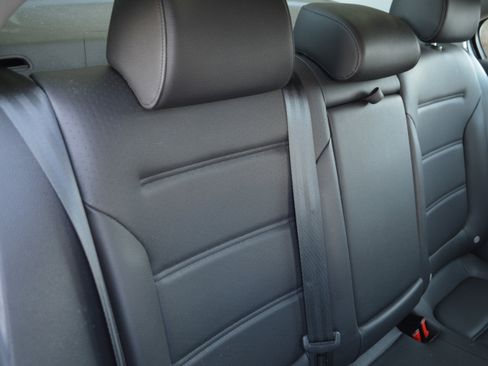 Used 2018 Volkswagen Jetta SE FWD image 35