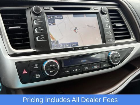 Used 2019 Toyota Highlander XLE AWD/4WD image 9