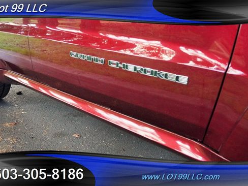 Used 2017 Jeep Grand Cherokee SRT image 38