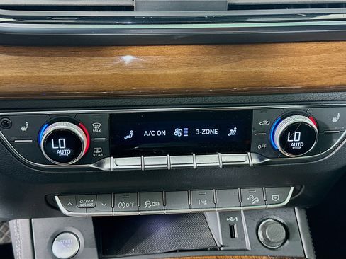 Used 2023 Audi Q5 2.0T Premium Plus w/ Premium Plus Package AWD/4WD image 22