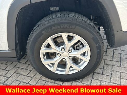 Certified 2023 Jeep Grand Cherokee L Limited image 13