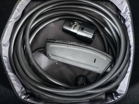 Used 2021 Tesla Model Y Long Range AWD/4WD image 7
