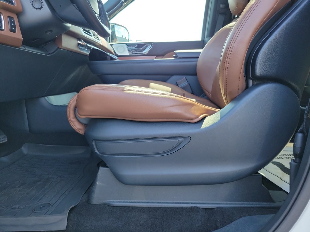 Used 2022 Lincoln Navigator L Reserve AWD/4WD image 19