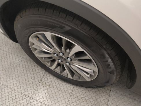 Used 2019 Lincoln Nautilus Select AWD/4WD image 31