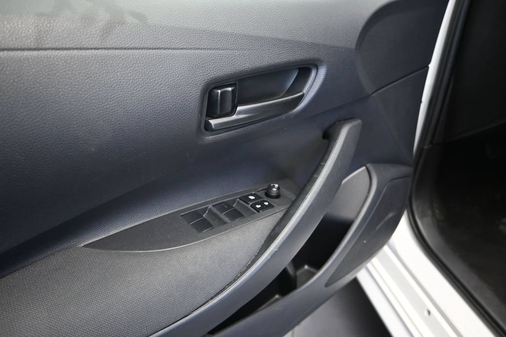 Used 2024 Toyota Corolla LE FWD image 11