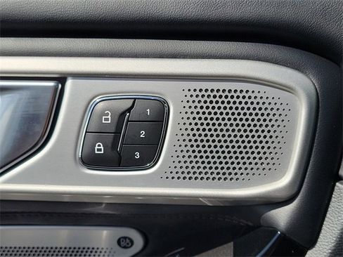 Used 2023 Ford Explorer Platinum w/ Technology Package image 30
