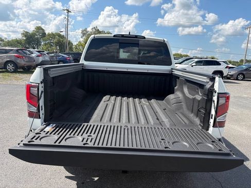 Used 2024 Nissan Titan PRO-4X w/ Pro-4x Convenience Package AWD/4WD image 8