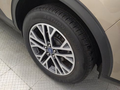 Used 2020 Ford Escape SEL FWD image 31
