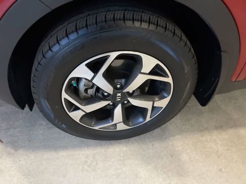 Used 2021 Kia Sportage LX image 10