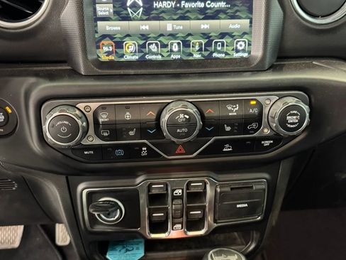 Used 2021 Jeep Wrangler Unlimited Sahara w/ Cold Weather Group image 24