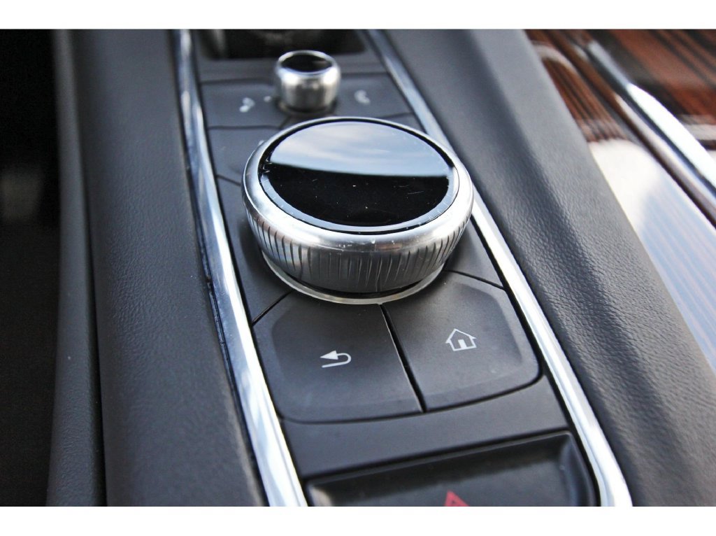 Used 2024 Cadillac Escalade Premium Luxury RWD image 26