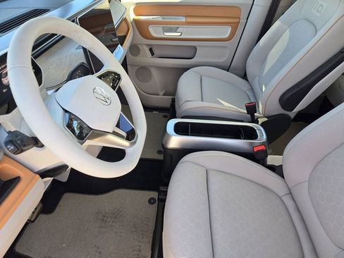 New 2025 Volkswagen ID. Buzz 1st Edition image 11