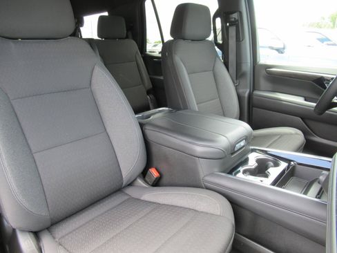 Certified 2025 Chevrolet Tahoe LS AWD/4WD image 9