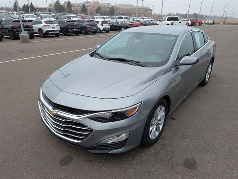 Used 2025 Chevrolet Malibu LT image 8