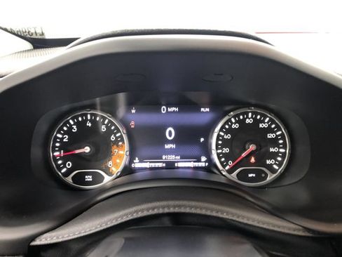 Used 2017 Jeep Renegade Trailhawk w/ Premium Trailhawk Package AWD/4WD image 18