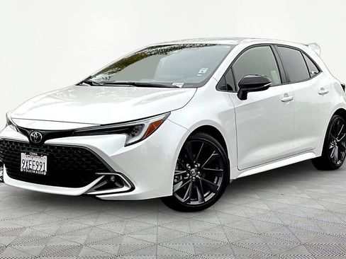 Used 2026 Toyota Corolla XSE FWD image 3