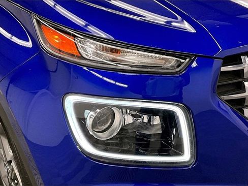 Used 2024 Hyundai Venue Limited image 30