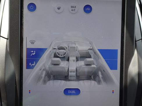 Used 2024 Ford Edge Titanium image 21