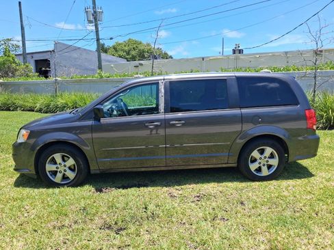 Used 2015 Dodge Grand Caravan SE w/ Quick Order Package 29E SE FWD image 5