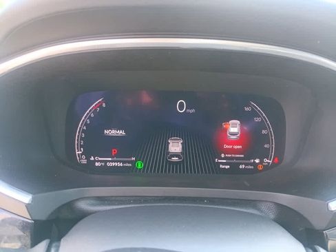 Used 2023 Acura MDX SH-AWD w/ Technology Package image 11