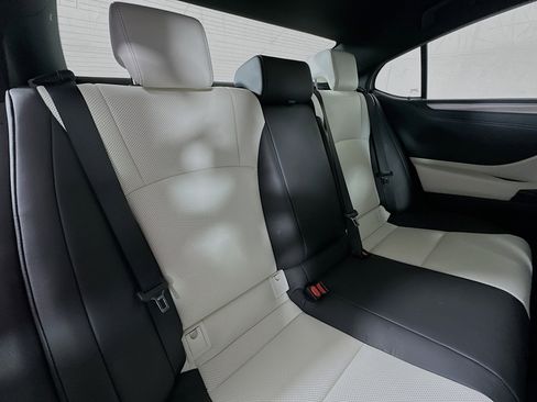Used 2025 Lexus ES 350 F Sport image 25