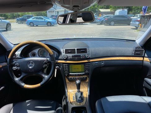 Used 2008 Mercedes-Benz E 350 4MATIC Sedan image 10