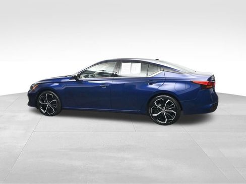 Used 2024 Nissan Altima 2.5 SR FWD image 3