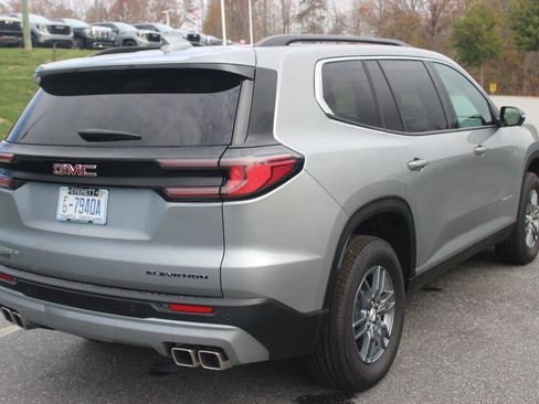 New 2025 GMC Acadia Elevation image 7
